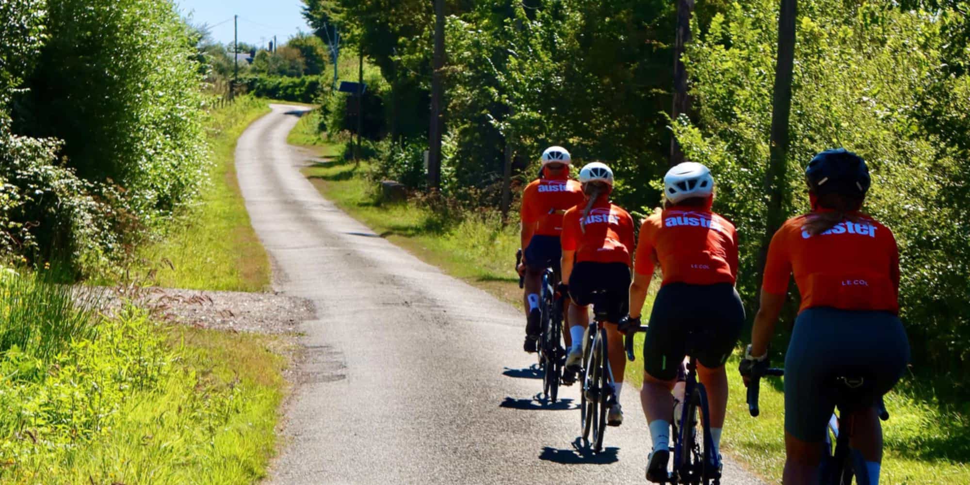 Auster riders on the Avenue Verte in France
